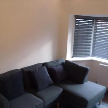 House In Great Barr, With Parking And Garden Holiday home *