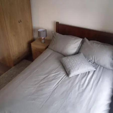 House In Great Barr, With Parking And Garden Birmingham
